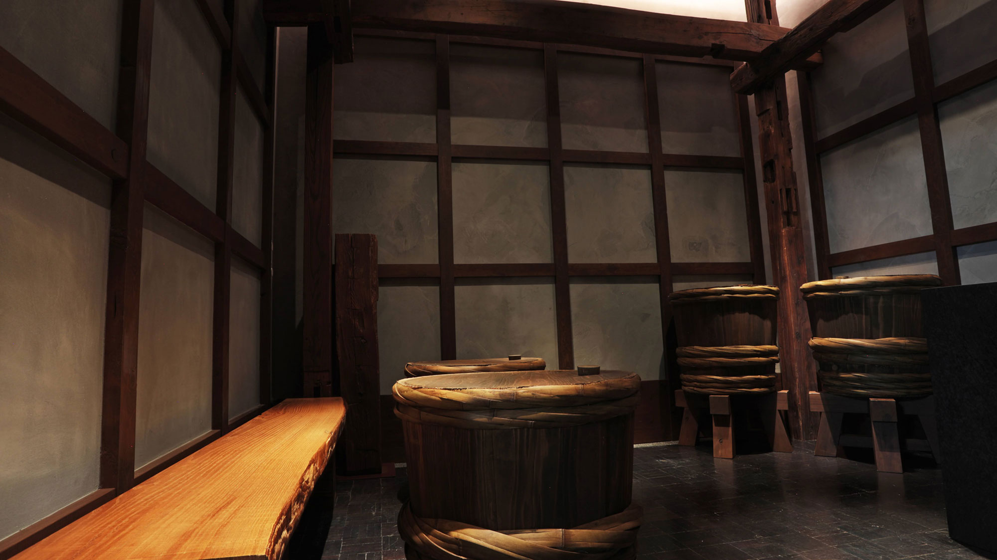 酒蔵 (sake brewery)