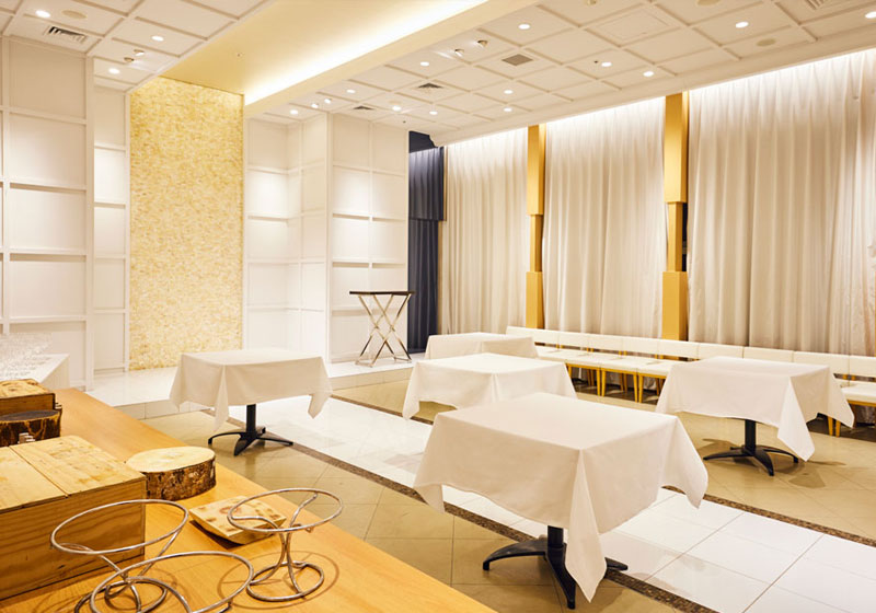 PARTY ROOM