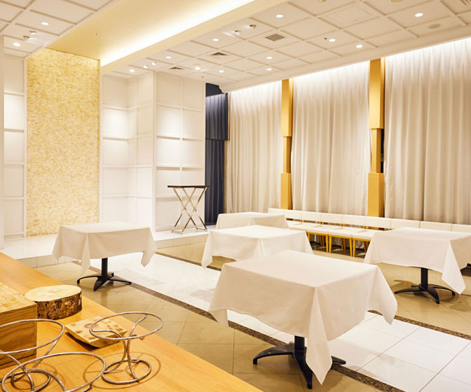 PARTY ROOM